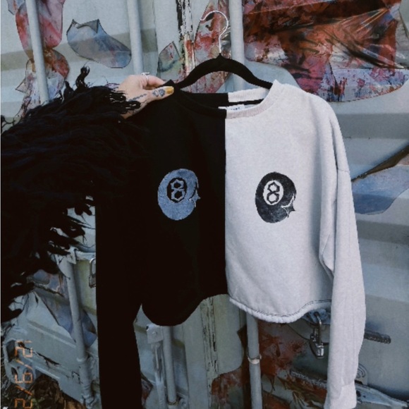 🎱👄🎱 - Picture 3 of 3